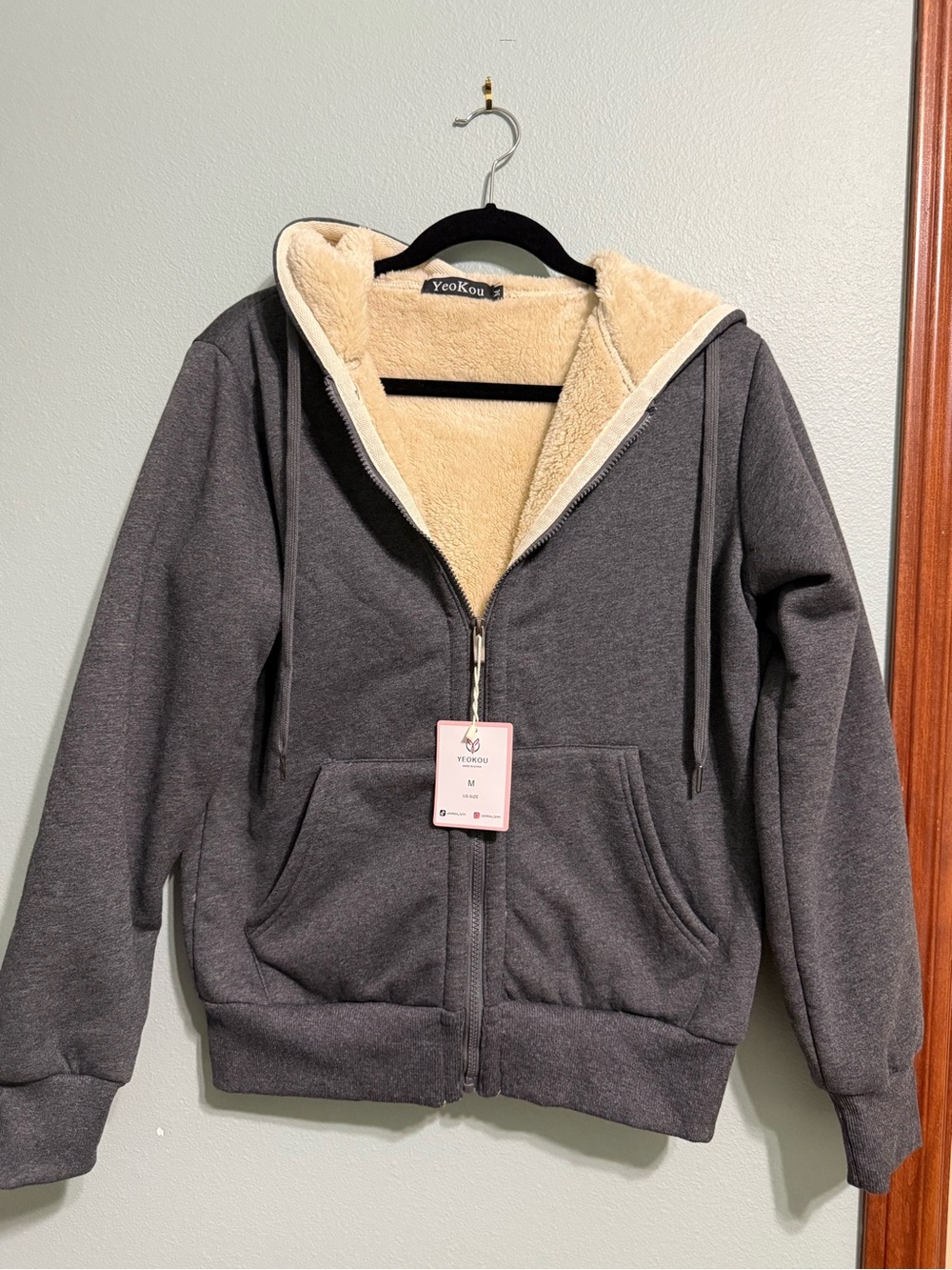 Yeokou women's hooded sweatshirt with a soft sherpa fleece lining Size M